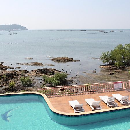 Bai Bua Beach Resort 春武里 外观 照片